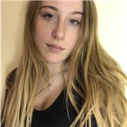 soy una ex alumna de Bachillerato (“maturità italiana”) con orientación lingüística (italiano, inglés, alemán y español). Ofrezco clases de inglés y otras asignaturas :)